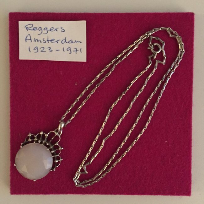 Het sieraad.
<br/>
Amsterus, 2016-04-24